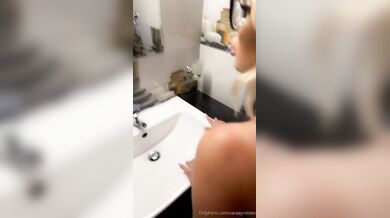 Sexuálne video Saray Robles z kúpeľne