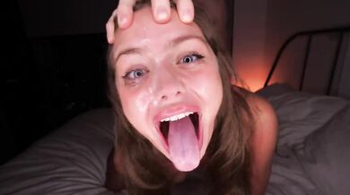 UltraSadClowwwn dostáva hlboký facefuck
