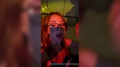Sexi kočka Call Me Slo má po fajke sperma na okuliaroch