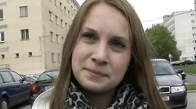 Striekajúca amatérka z ulice