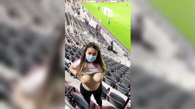 Perfektné veľké prírodné prsia v kompilácii!