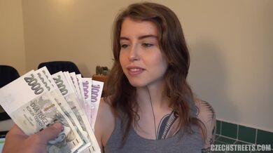 Donáška pizze a rychly prachy navyše za sex