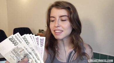 Donáška pizze a rychly prachy navyše za sex