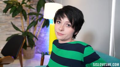 Krátkovlasá drobná krásavica Kitty Lynn