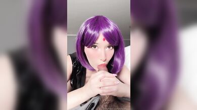 Hladná Lilwaifulia víta veľký tvrdý vták