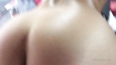 Abella Danger si užije rýchly sex v posilňovni
