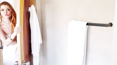 Elly Clutch robí orál, než sa s ním vyspí
