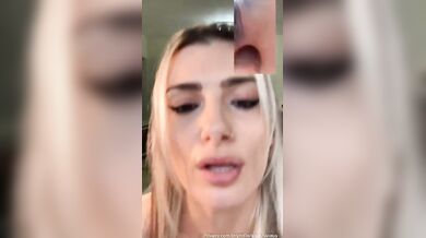 Sarah Causová sa masturbuje análnym dildom