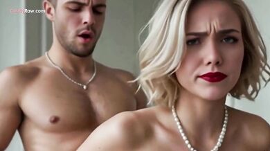 Krásna blondínka prijíma každý centimeter veľkého tvrdého vtáka hlboko do svojho drobného tela