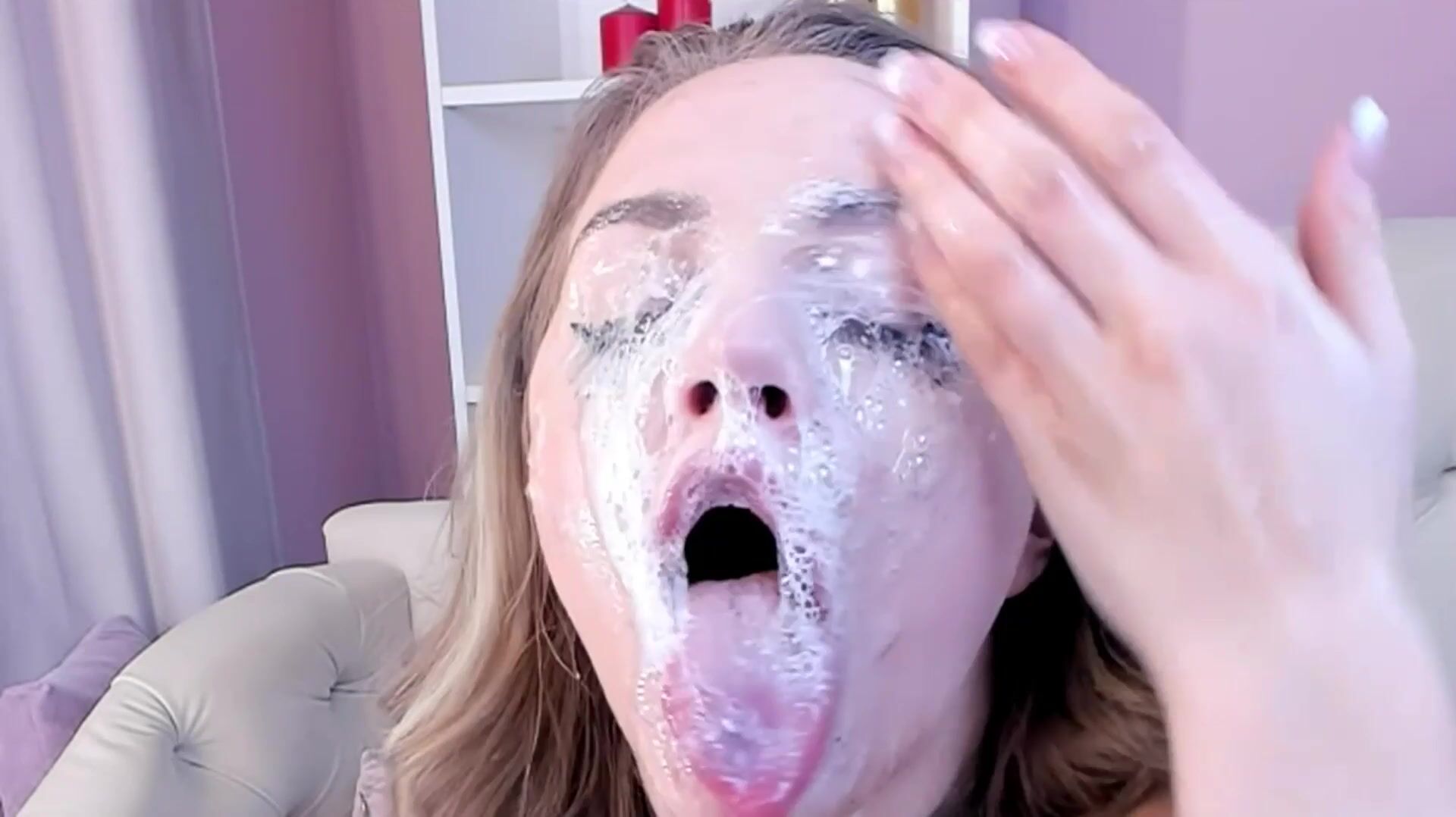 Video s fetišom zameraným na tvár