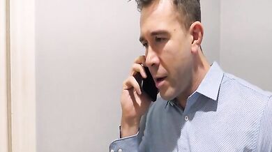 Obrovské falošné prsia v trojke