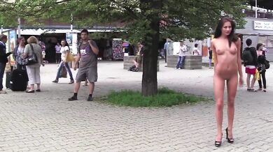 Michaela Isizzu sa ukázala nahá na verejnosti