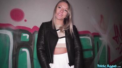 Ashley Morena jebe Public Agenta