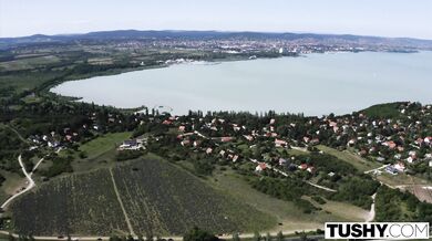 TUSHY - Anal-milujúce party dievča Rómov túži po niečom viac