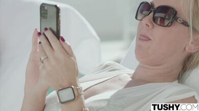 TUSHY - Ohromujúca Stefany má vášnivý anál s priateľom svojej sestry