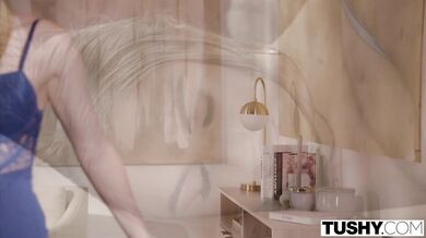 TUSHY - Neposlušná Penelope má nenásytnú chuť na anál