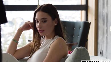 TUSHY - Análne šialená lyžiarska inštruktorka Liya predvádza svoje zručnosti