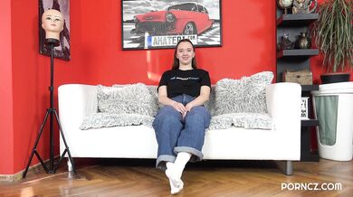 Amatérsky pár si vyskúša svoje prvé porno