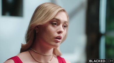 Blondínka hladujúca o BBC sa stará o černochov a análny sex