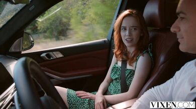VIXEN - Drobná Lottie zažíva sexuálne dobrodružstvo svojho života