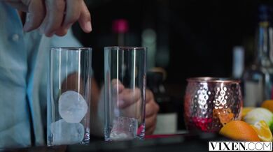 VIXEN - Nádherné najlepšie kamarátky Baby a Ginebra sú viac než len kamarátky