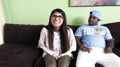 Mia Khalifa sa zaoberá obrovským čiernym penisom