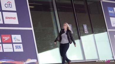 Hotelový sex s prsnatou MILFkou Karlie, zbalenou z ulice