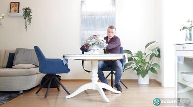Umelá MILFka Angelika dostane análnu popoludňajšiu rýchlovku