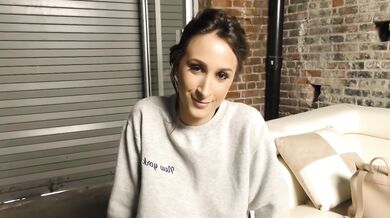 Ashley Adams medzirasovej gangbang fajčenia