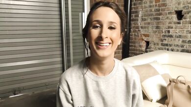 Ashley Adams medzirasovej gangbang fajčenia