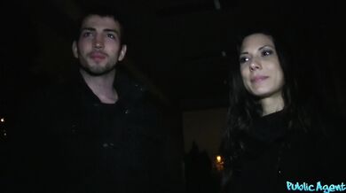 Public Agent - Urobila by tvoja priateľka to isté, čo toto španielske dievča?