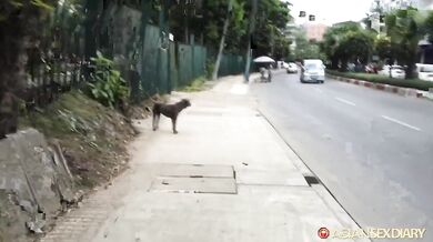 Hotelové šukanie s prsiatou Aziatkou s chlpatou kundičkou