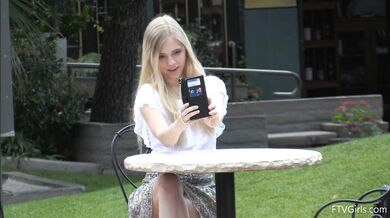 Alex Grey sa fistuje!