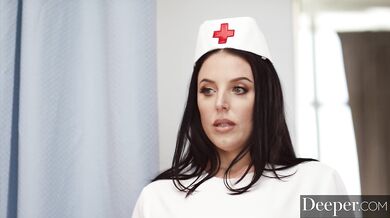 Deeper - Sexi zdravotná sestra Angela White sa stará o pacienta Manuela