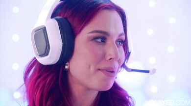 Gamerka Aidra Fox otvára svoju kundičku pre Avery Cristy