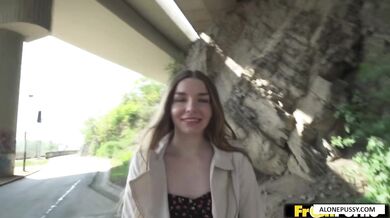 Public Agent jebe hanblivú a tesnú kundu Arinu Shy