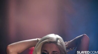 SLAYED - Hravé neposlušné blondínky majú dekadentné prespávanie