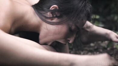 Emily Willis a Gianna Dior sa hrajú vonku
