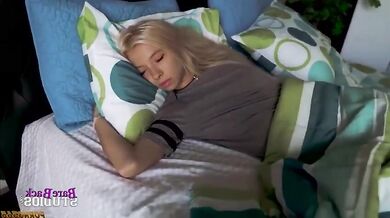 Blondínka Kenzie Reeves ako sexuálna hračka