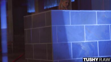 Tushy RAW - Blondínka MILF túži po anále celý deň aj noc