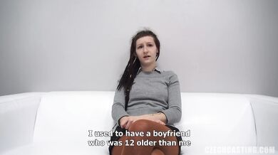 21-ročná amatérka Eva s dredy na kastingu