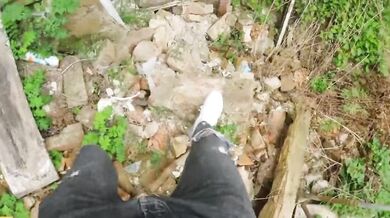 Špinavá suka ošukaná na špinavom mieste