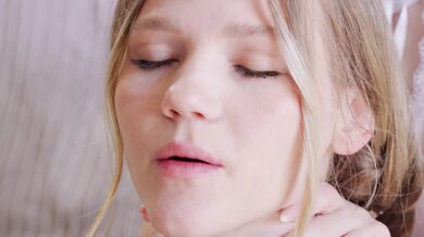 Vlhké drobné teenky Diana Heaven a Hayli Sanders