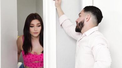 Veľký zadok MILFky Vivian Taylor šuká nadržaného nevlastného syna