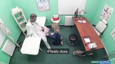 Nielen ústne vyšetrenie u lekára s Nathaly Cherie
