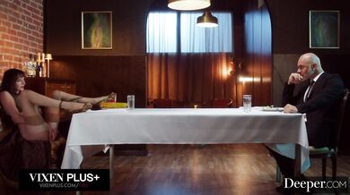 Krásna submisívna Lana Smalls miluje, keď jej niekto používa kundičku
