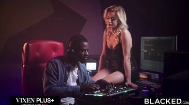 Bláznivá blondínka Cherry Kiss z BBC dostane obrovský creampie
