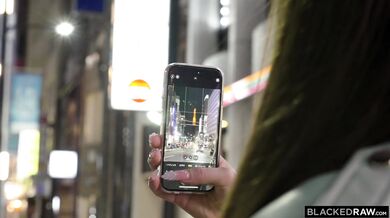 Zábavná sexy turistka Asuka Tenshi zažíva dobrodružstvo s veľkým čiernym vtákom na dovolenke