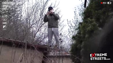 Nechala ich strčiť si telefón do kundičky