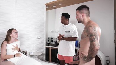 Luna Blackx fajčí penis a nechá si vymrdať kundu aj zadok naraz